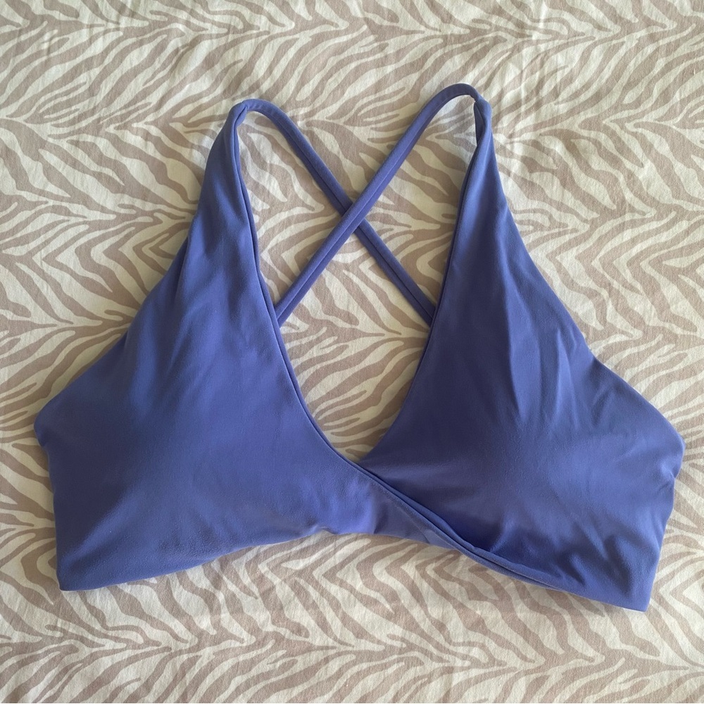 Cross Back Twist Front Plunge V-Neck Halter Sports Bra Top
